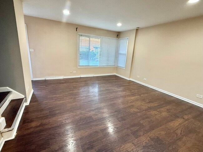 Foto del edificio - 4926 Crain St