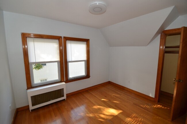 Building Photo - 47 Mt Vernon St