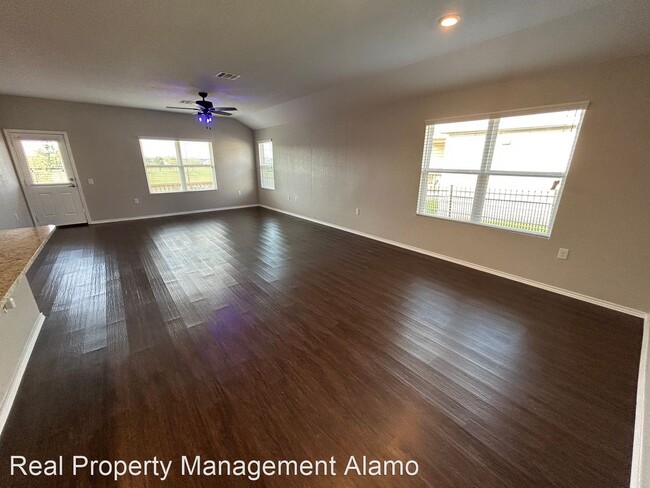 Foto del edificio - 3 br, 2 bath House - 910 Hagen Way