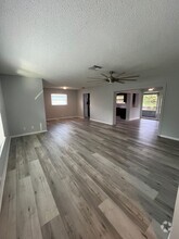 Building Photo - 3172 SW Lake Terrace