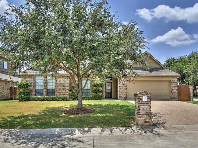 Building Photo - 370 Spyglass Dr