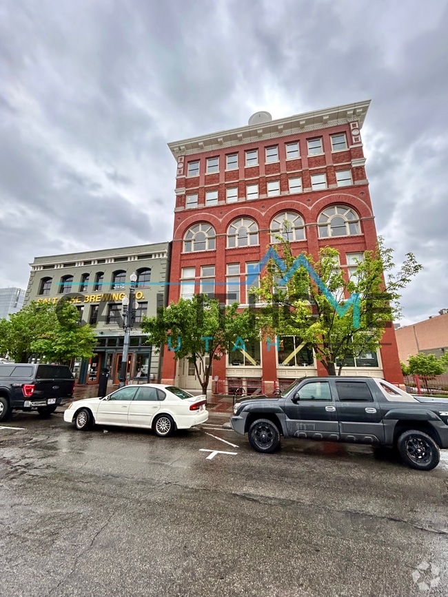 Building Photo - 159 W Broadway