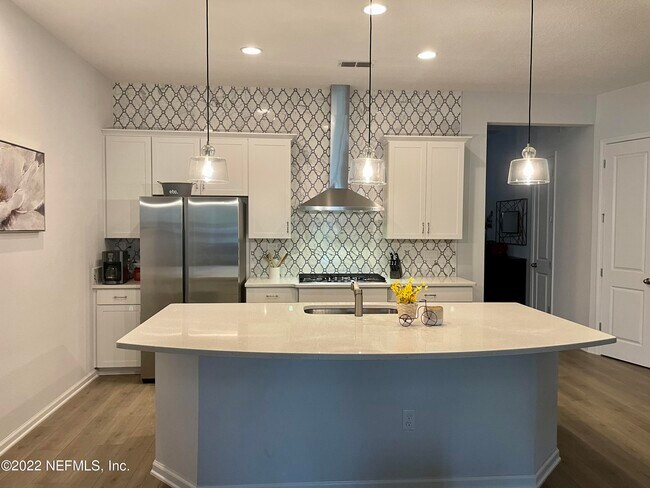 Foto del edificio - 234 Willow Lake Dr