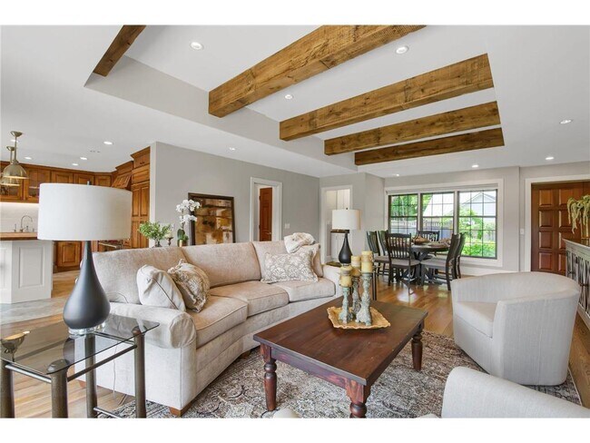 Foto del edificio - 3465 Deephaven Ave