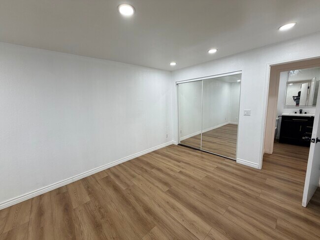 Foto del edificio - 18530 Hatteras St