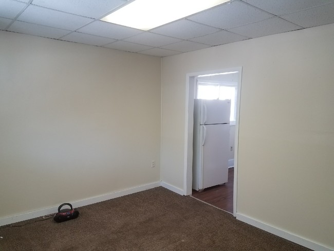 Building Photo - 53 Pleasant St