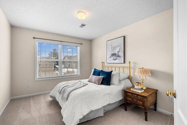 Foto del edificio - 15557 Floyd St