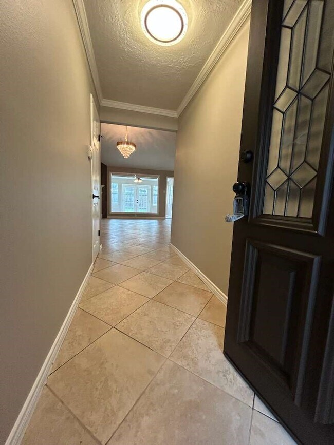 Building Photo - 608 Pebbleshire Dr