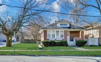 Building Photo - 21510 Maple St