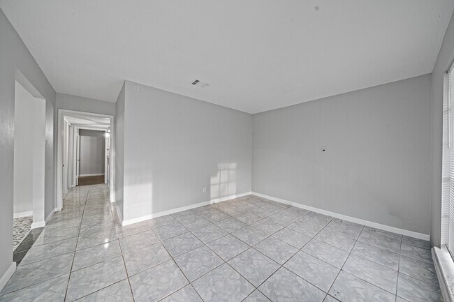 Foto del edificio - 8834 Brackley Ln