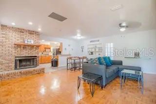 Building Photo - 4401 Lenmore St