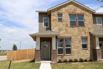 Building Photo - 748 Westfield Blvd