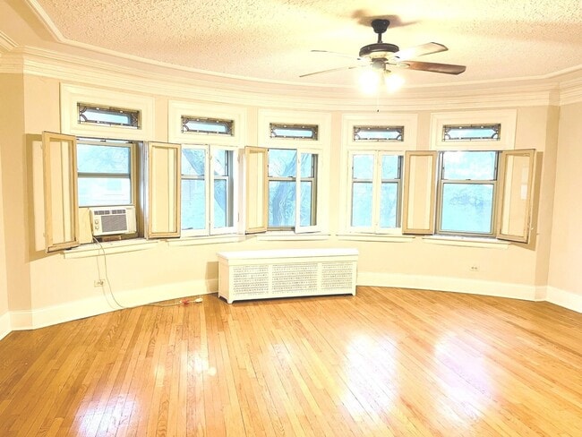 Building Photo - 1527 W Pratt Blvd