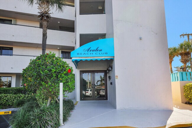 Foto del edificio - 355 S Ocean Dr