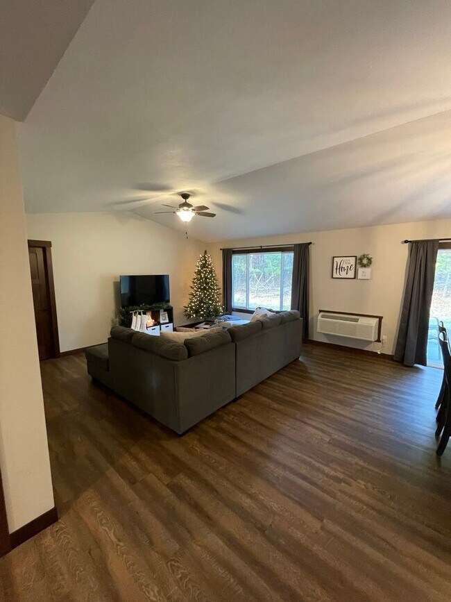 Foto del edificio - 122-124 Hickory Lane