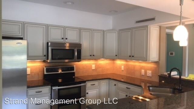 Foto del edificio - 10100 Lakeshore Dr