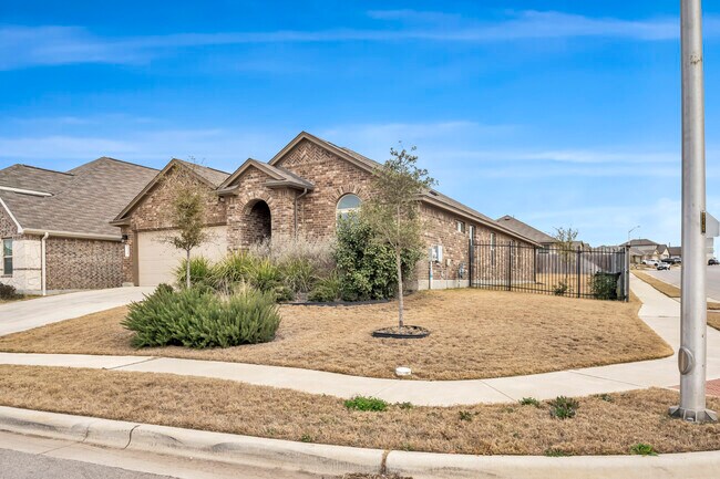 Building Photo - 539 Merlin Ln