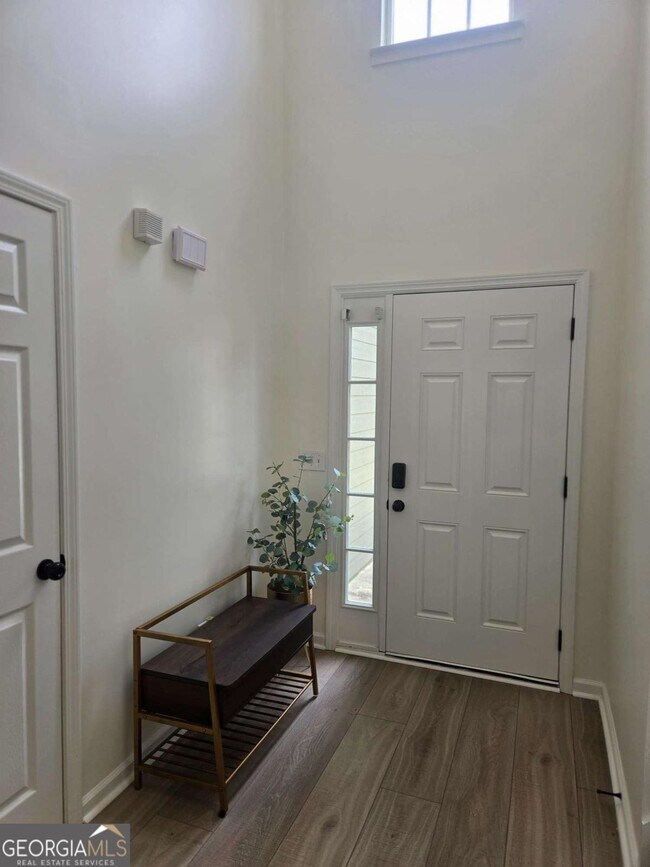 Foto del edificio - 2633 English Oaks Ln NW