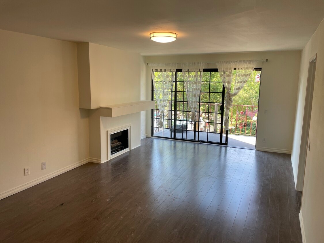 3645 S Bear St Unit J, Santa Ana, CA 92704 Condo for Rent in Santa