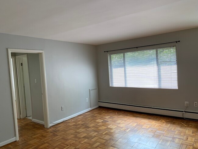 Foto del edificio - 2325 42nd St NW
