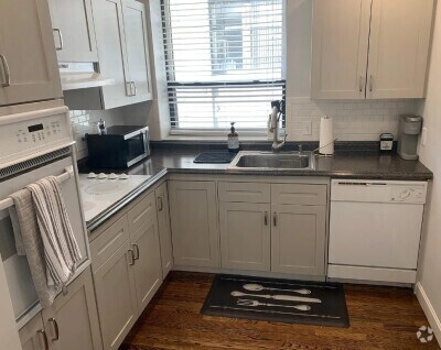 Building Photo - 644 Beacon St