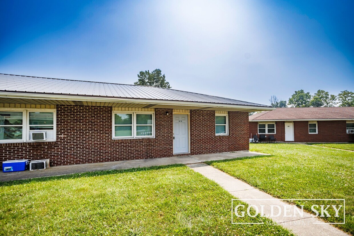 Primary Photo - 210 S Keystone Cir