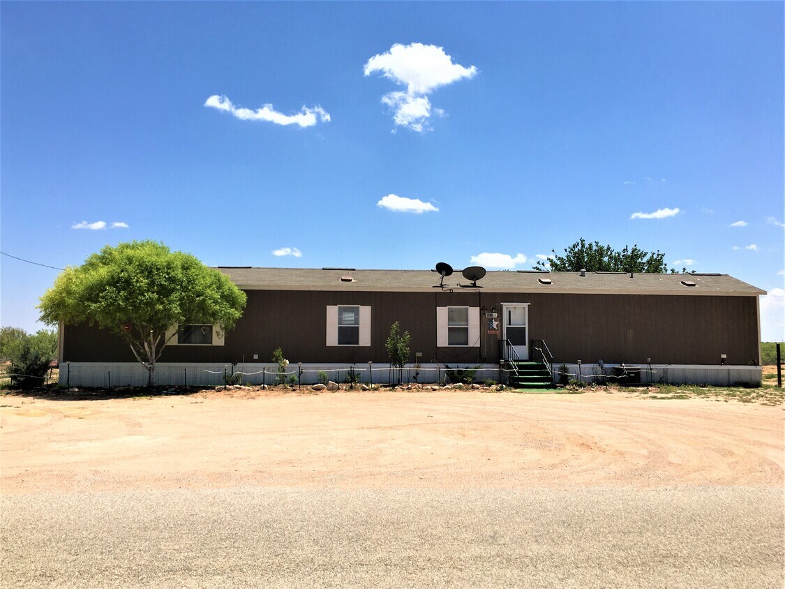1870 SE 3000, Andrews, TX 79714 1870 SE 3000 Andrews, TX