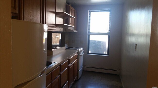 Foto del edificio - 103-15 Northern Blvd