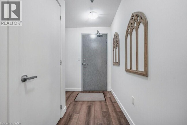 Building Photo - 150 Water St N