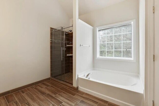 Foto del edificio - 1504 Longmont Dr