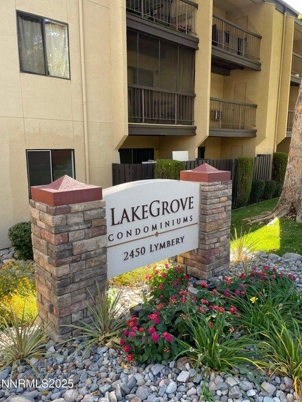 Foto principal - 2450 Lymbery St