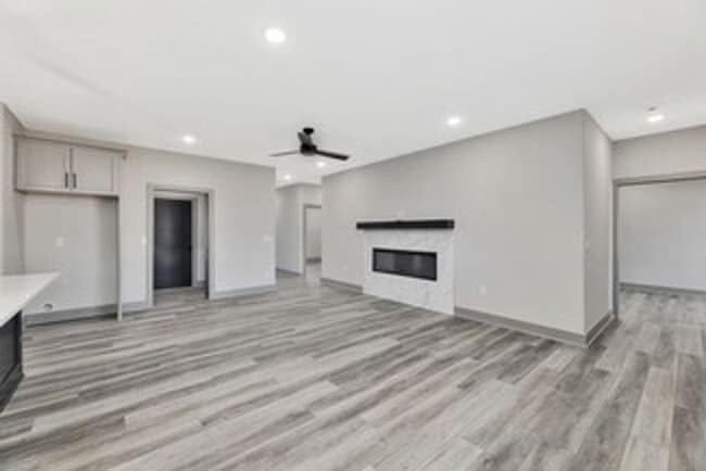 Building Photo - 8662 E Cherrywood Ct