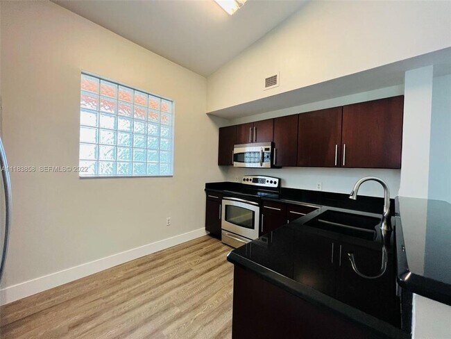 Foto del edificio - 6944 SW 39th St
