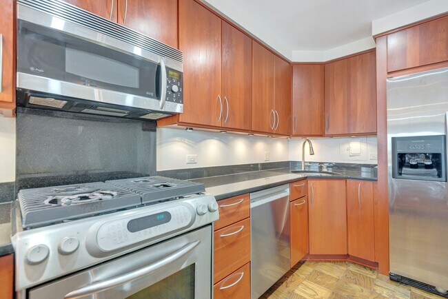 Foto del edificio - 1200 N Nash St