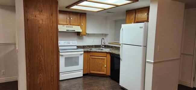 Building Photo - 479 E 820 S