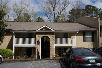 Building Photo - 3005 Seven Pines Ln