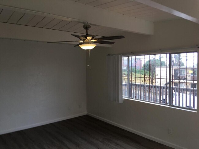 Building Photo - 4432 Maple St