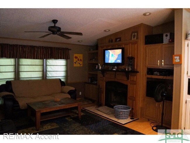 Building Photo - 3 br, 2.5 bath House - 617 Charlies Road