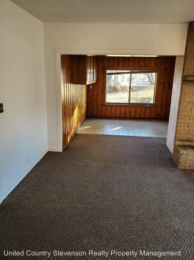 Building Photo - 2 br, 1 bath House - 303 Washington Street