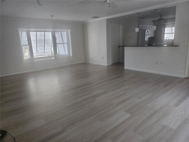 Foto del edificio - 332 2nd St W