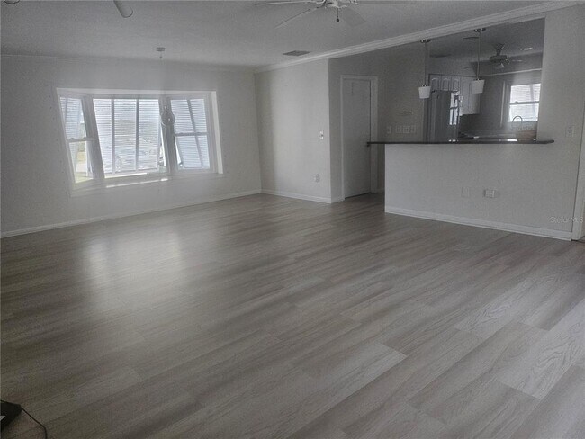 Foto del edificio - 332 2nd St W