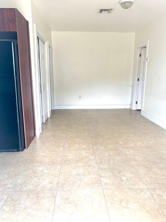 Comedor - 3526 NW 16th Ter