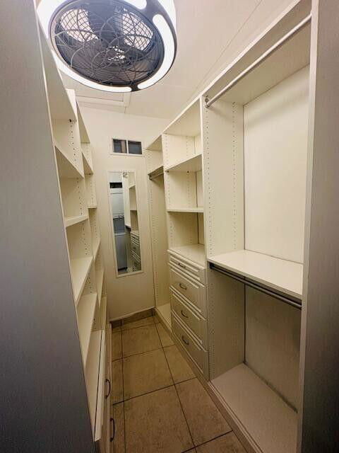 Foto del edificio - 555 Banyan Tree Ln