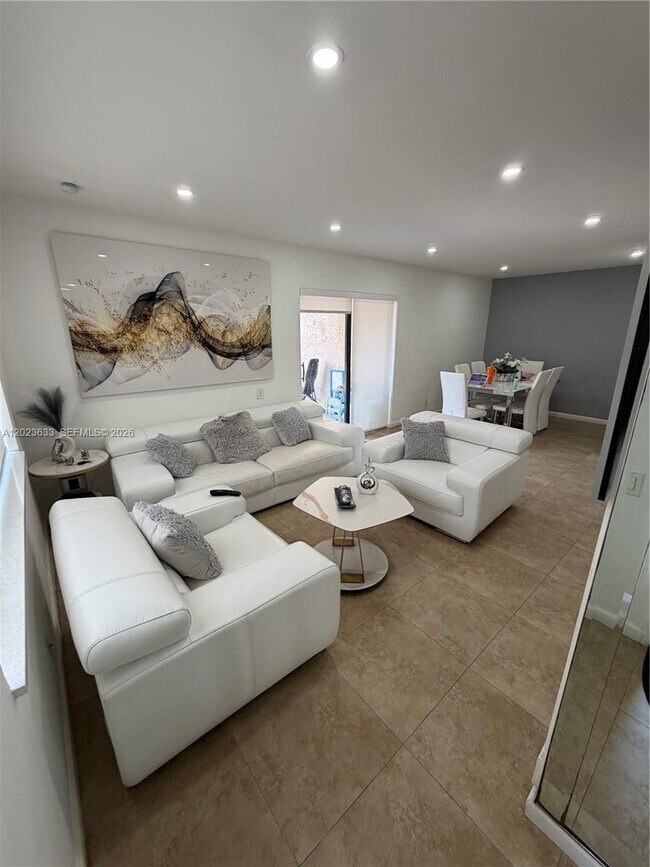Foto del edificio - 6435 SW 116th Pl