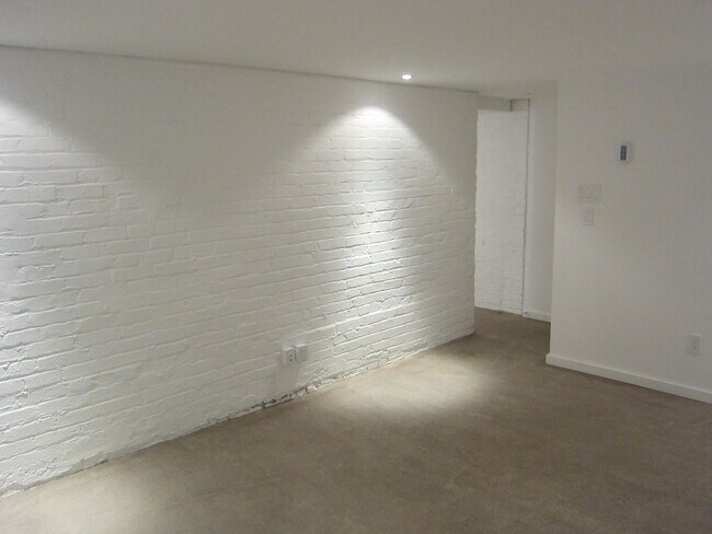 Photo du bâtiment - 183 Parkside Dr