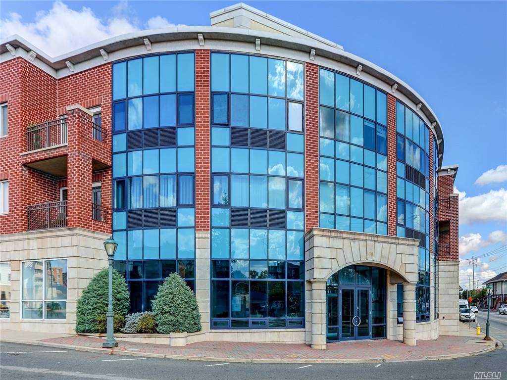 130 Post Ave Unit 330, Westbury, NY 11590 Condo for Rent in Westbury