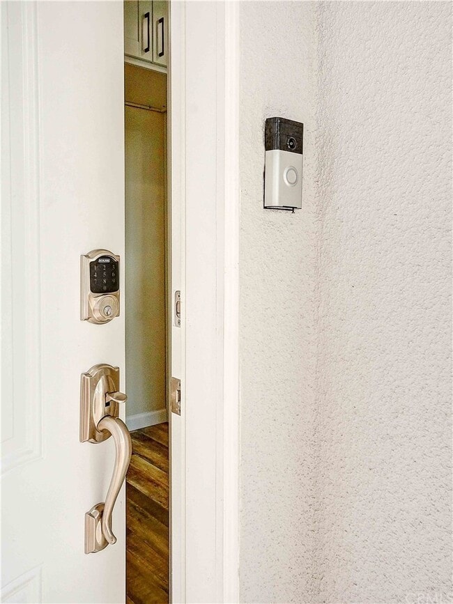 Foto del edificio - 15931 Tuba St