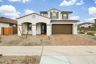 Building Photo - 14784 W Smoketree Dr