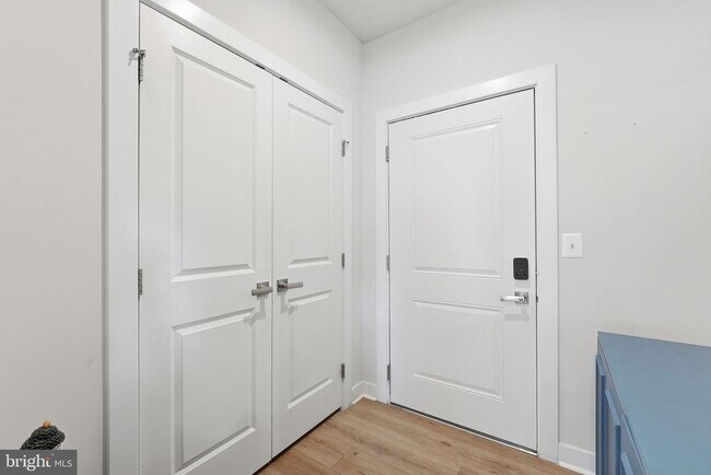 Foto del edificio - 46294 Mount Milstead Ter