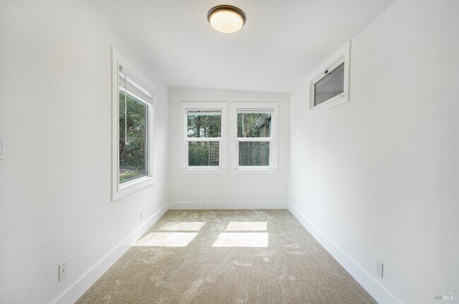 Foto del edificio - 810 Brush Creek Rd